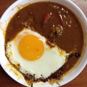 めだまやきカレー